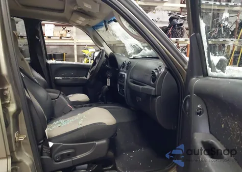 2004 Jeep Liberty Sport z USA, uszkodzony, nr VIN 1J4GL48K74W295839